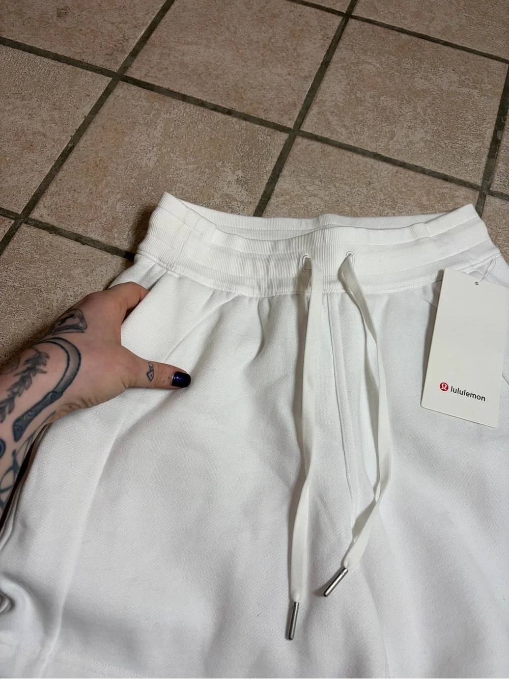 NWT Lululemon Scuba High-Rise Short 5